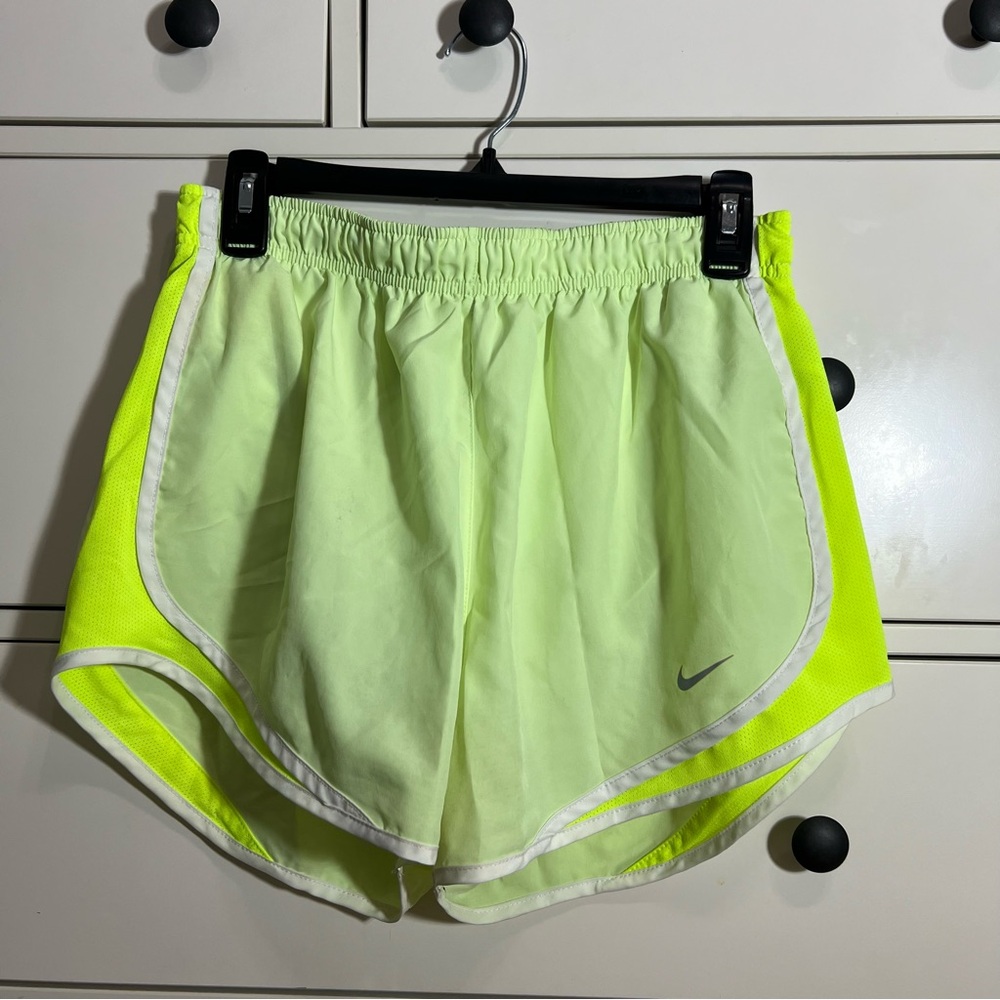 Nike Tempo shorts L